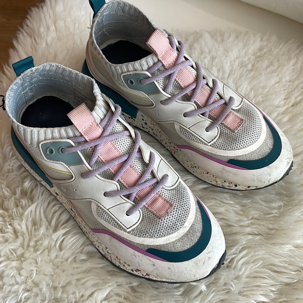 Zara tennis shoes size 33